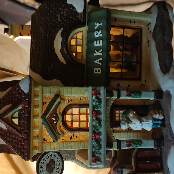 Hearthstone Porcelain Bakery - Picture 11 of 12